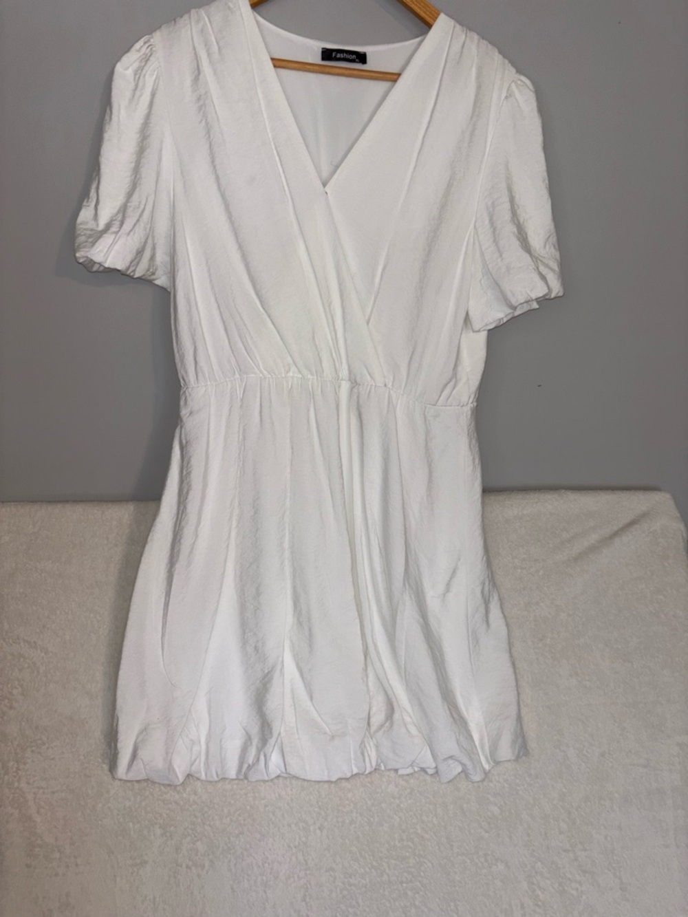 Fashionable Crisp White VNeck Short Sleeve Wrap bubble Dress cottagecore Size XL